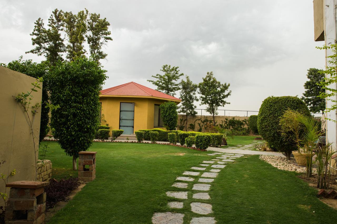 Downtown Resorts Nh8 Dharuhera Exterior photo