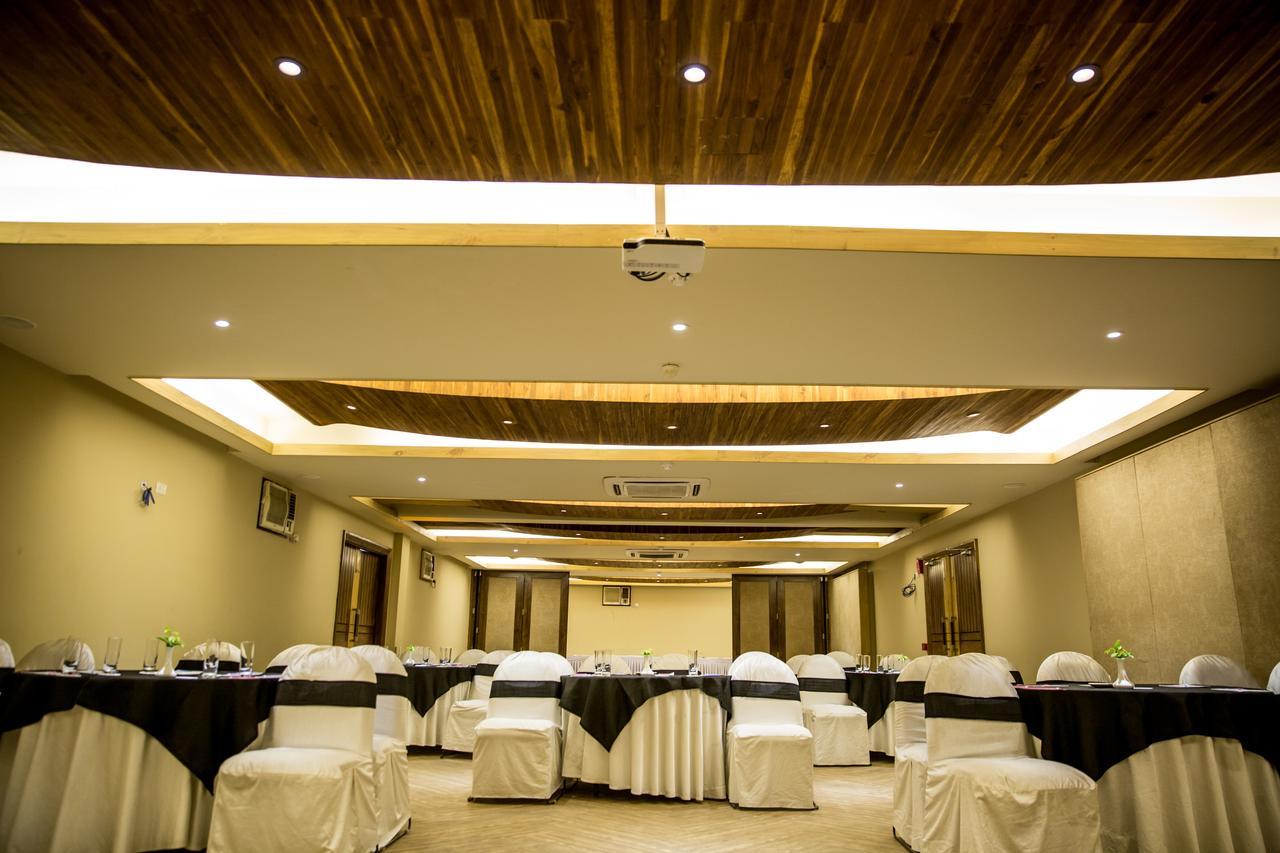 Downtown Resorts Nh8 Dharuhera Exterior photo
